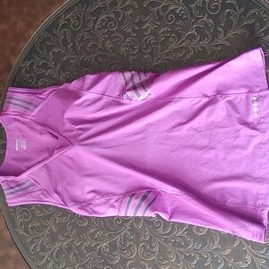 3/$40 Reebok Easy Tone Lilac Shirt Sz Med